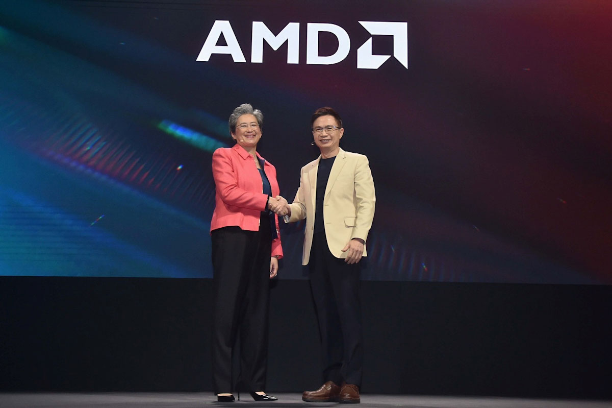 COMPUTEX Keynote以「AI串聯、共創未來（Connecting AI）」為主軸，AMD董事長暨執行長蘇姿丰博士發表首場主題演講，為精彩周邊活動揭開序幕。左起AMD董事長暨執行長蘇姿丰博士、外貿協會董事長黃志芳。